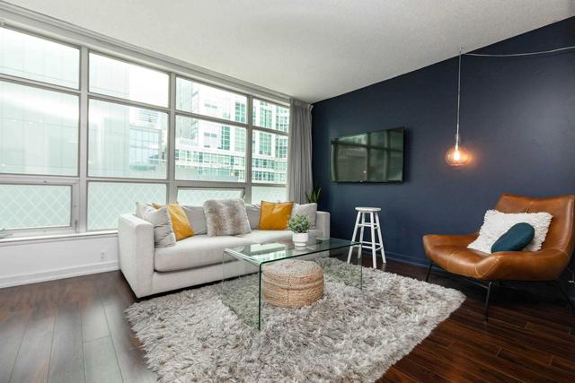421 - 350 Wellington St W, Condo with 1 bedrooms, 1 bathrooms and 0 parking in Toronto ON | Image 1