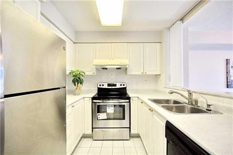 lph5 - 8 Pemberton Ave, Condo with 2 bedrooms, 2 bathrooms and 1 parking in Toronto ON | Image 7