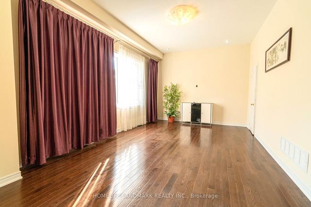 60 Wozniak Cres, House detached with 4 bedrooms, 6 bathrooms and 4 parking in Markham ON | Image 2