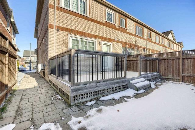 5290 Roadside Way, House attached with 3 bedrooms, 3 bathrooms and 3 parking in Mississauga ON | Image 32