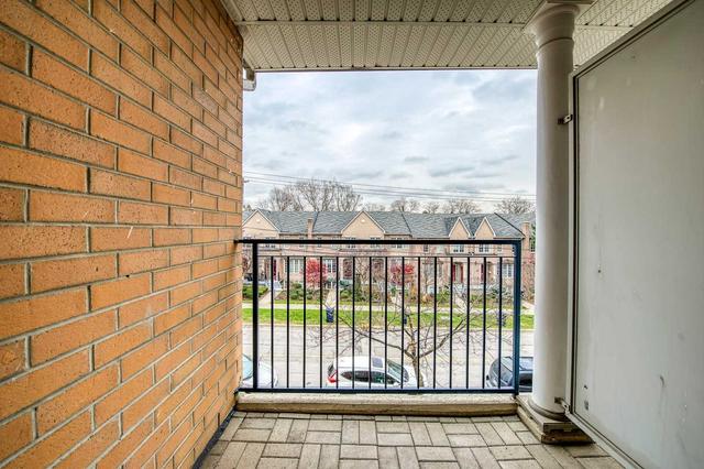 1219 - 28 Sommerset Way, Townhouse with 3 bedrooms, 3 bathrooms and 2 parking in Toronto ON | Image 35