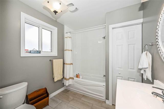 225 Elizabeth St, House detached with 5 bedrooms, 3 bathrooms and 5 parking in Guelph ON | Image 8
