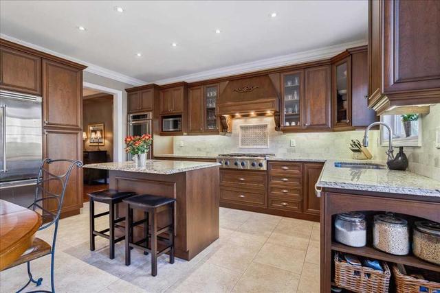 2094 Devonshire Cres, House detached with 4 bedrooms, 5 bathrooms and 6 parking in Oakville ON | Image 5