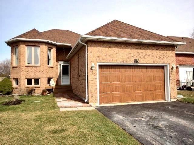 79 Carrick Ave, House detached with 2 bedrooms, 2 bathrooms and 4 parking in Georgina ON | Image 1