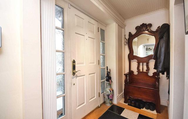 89 Avondale Ave, House detached with 2 bedrooms, 2 bathrooms and 7 parking in Toronto ON | Image 32