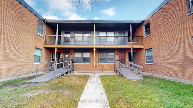 186 Queen St, House detached with 0 bedrooms, 0 bathrooms and 32 parking in Sarnia ON | Image 25