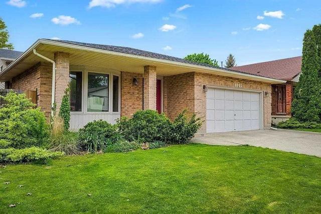 6903 Cumberland Crt, House detached with 4 bedrooms, 2 bathrooms and 4 parking in Niagara Falls ON | Image 12