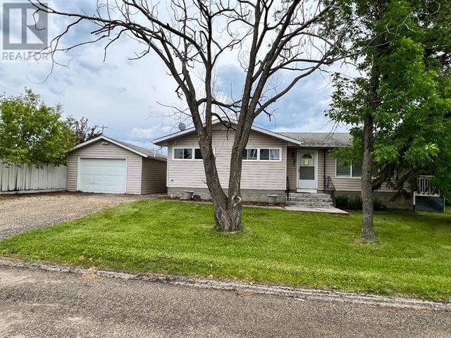 5013 49 Street, House detached with 3 bedrooms, 1 bathrooms and 3 parking in Valleyview AB | Card Image