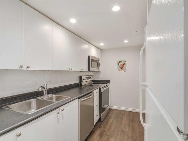 thb - 12 Portland St, Townhouse with 1 bedrooms, 1 bathrooms and 1 parking in Toronto ON | Image 3