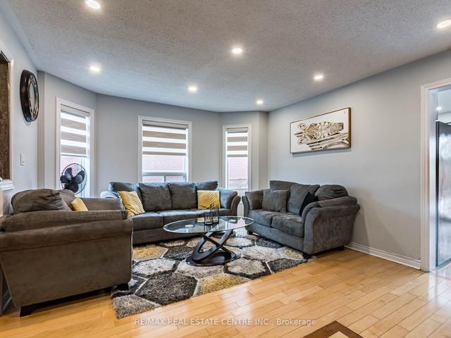 53 Pressed Brick Dr, House semidetached with 4 bedrooms, 4 bathrooms and 4 parking in Brampton ON | Image 37