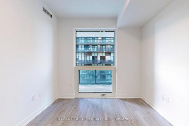 606 - 39 Roehampton Ave, Condo with 2 bedrooms, 2 bathrooms and 0 parking in Toronto ON | Image 3