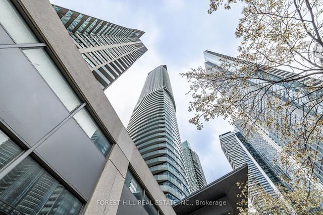 4107 - 12 York St, Condo with 2 bedrooms, 2 bathrooms and 1 parking in Toronto ON | Image 14