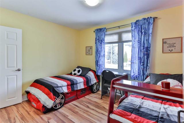 237 Combe Ave, House detached with 3 bedrooms, 4 bathrooms and 9 parking in Toronto ON | Image 18