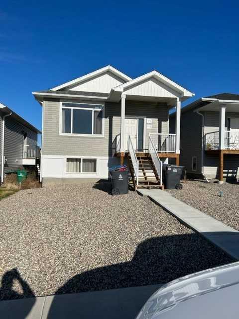 975 40 Avenue N, Lethbridge, AB, T1H6B7 | Card Image