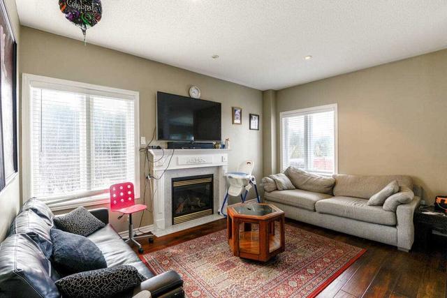 393 Mapleton Ave, House detached with 3 bedrooms, 4 bathrooms and 8 parking in Barrie ON | Image 2