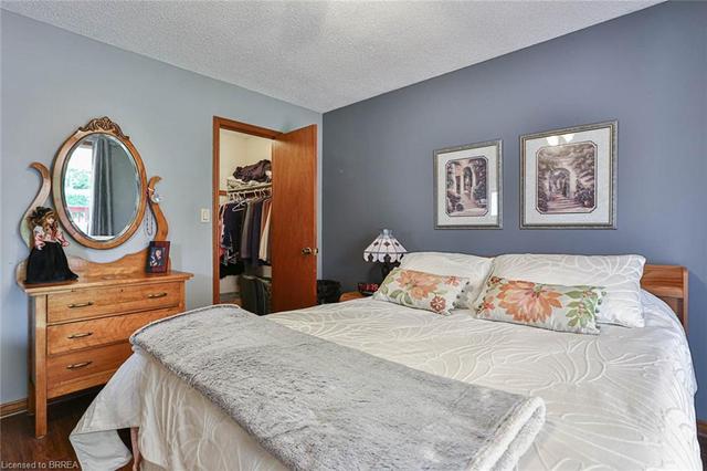 33 Spartan Drive, House detached with 4 bedrooms, 2 bathrooms and 3 parking in Brantford ON | Image 14