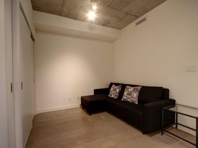 716 - 111 Bathurst St, Condo with 2 bedrooms, 1 bathrooms and 1 parking in Toronto ON | Image 9