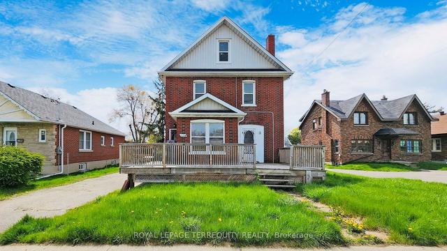 697 King St W, House detached with 5 bedrooms, 2 bathrooms and 6 parking in Oshawa ON | Image 1