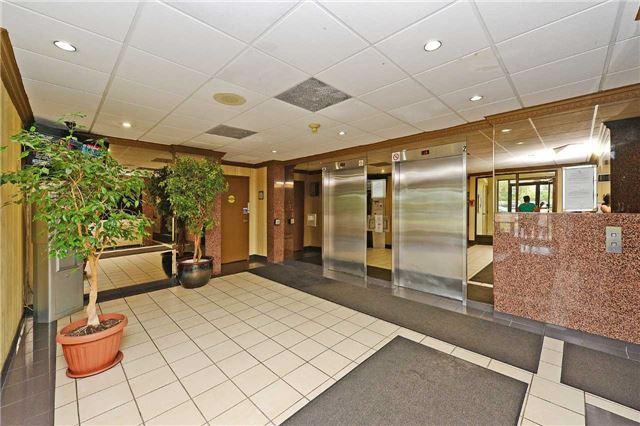 1001 - 10 Markbrook Lane, Condo with 2 bedrooms, 2 bathrooms and 1 parking in Toronto ON | Image 4