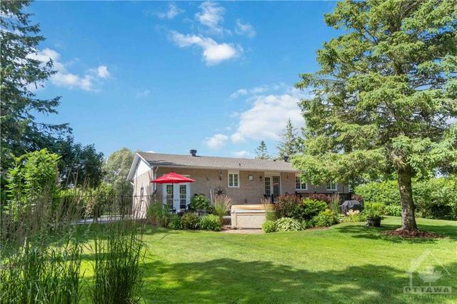 3732 Louiseize Road, House detached with 4 bedrooms, 2 bathrooms and 12 parking in Ottawa ON | Image 5