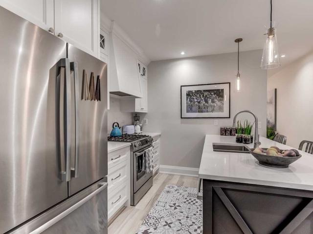 20 Aldridge Ave, House semidetached with 2 bedrooms, 2 bathrooms and 1 parking in Toronto ON | Image 13