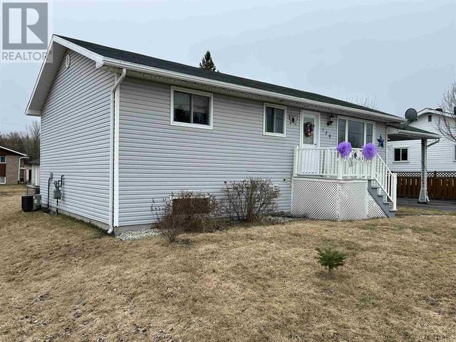 130 Cross Lake Rd, House detached with 4 bedrooms, 2 bathrooms and null parking in Temiskaming Shores ON | Image 2