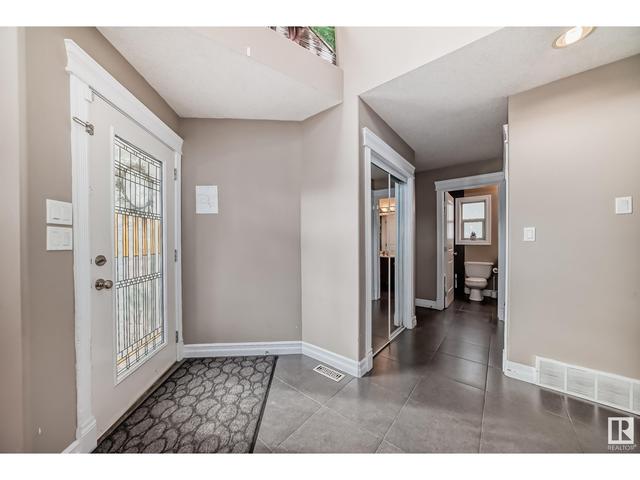 16420 49 St Nw, House detached with 4 bedrooms, 2 bathrooms and null parking in Edmonton AB | Image 2