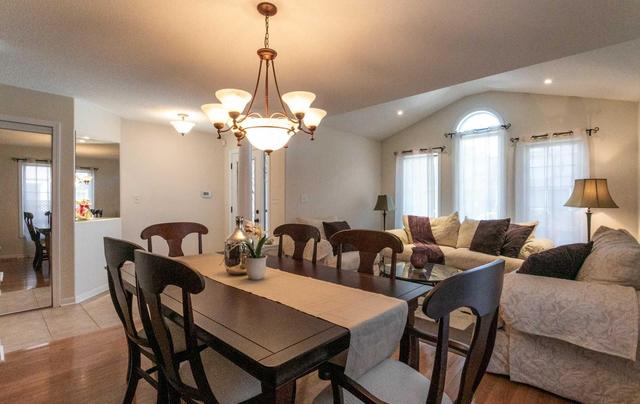19 Mistybrook Cres, House detached with 3 bedrooms, 3 bathrooms and 4 parking in Brampton ON | Image 2