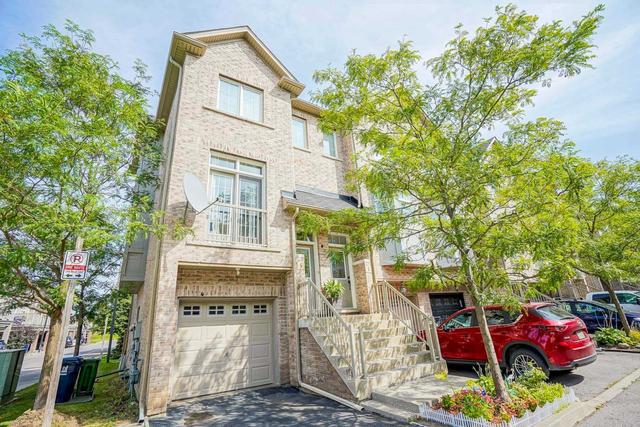 5 Piggot Mews, House attached with 3 bedrooms, 2 bathrooms and 1 parking in Toronto ON | Image 23