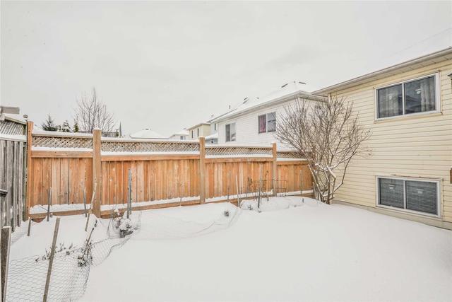 1012 Grandlea Crt, House detached with 3 bedrooms, 2 bathrooms and 2 parking in Oshawa ON | Image 12