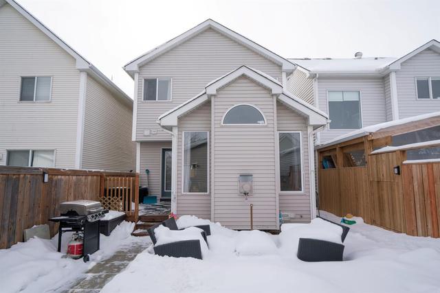 40 Prestwick Avenue Se, House detached with 4 bedrooms, 3 bathrooms and 2 parking in Calgary AB | Image 37
