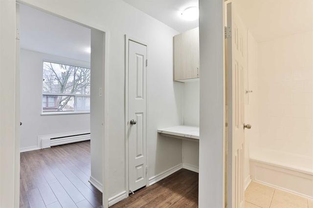 41 - 140 Springhurst Ave, Condo with 2 bedrooms, 1 bathrooms and 1 parking in Toronto ON | Image 9