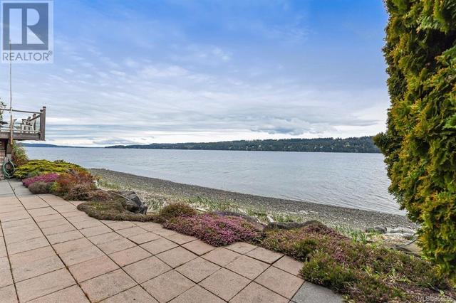 7602 Ships Point Rd, House detached with 3 bedrooms, 3 bathrooms and 6 parking in Comox Valley A BC | Image 22