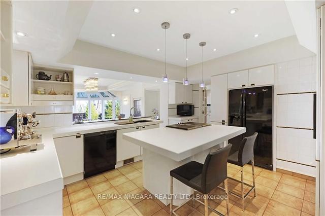 6647 January Dr, House detached with 4 bedrooms, 5 bathrooms and 13 parking in Niagara Falls ON | Image 3
