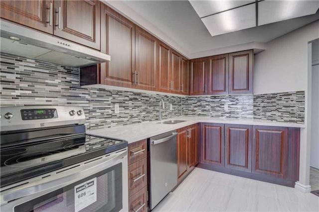 412 - 135 Hillcrest Ave, Condo with 2 bedrooms, 2 bathrooms and 1 parking in Mississauga ON | Image 6
