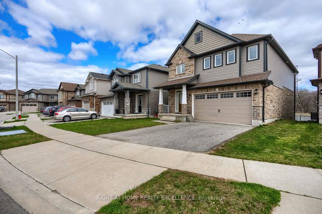 43 Newcastle Crt, House detached with 4 bedrooms, 3 bathrooms and 4 parking in Kitchener ON | Image 30