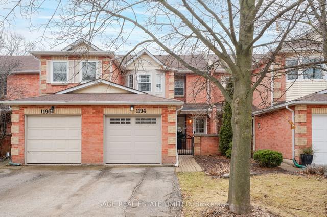 1194 Mccraney St E, House attached with 3 bedrooms, 3 bathrooms and 2 parking in Oakville ON | Image 12