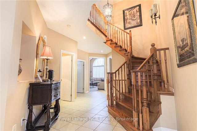178 Doon Mills Dr, House detached with 4 bedrooms, 3 bathrooms and 4 parking in Kitchener ON | Image 5