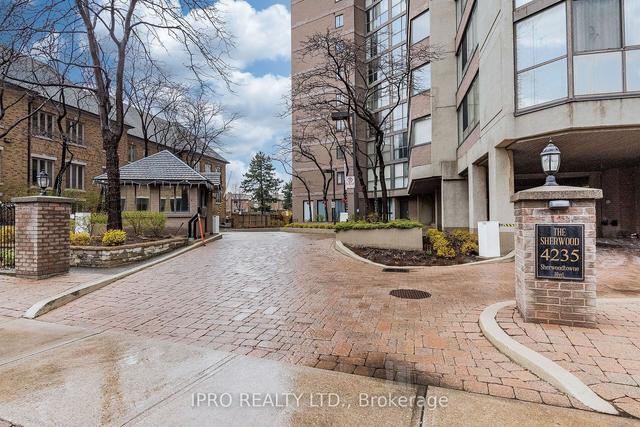 1001 - 4235 Sherwoodtowne Blvd, Condo with 3 bedrooms, 3 bathrooms and 1 parking in Mississauga ON | Image 12