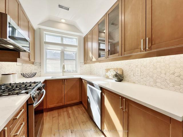 th10 - 10 Charlesworth Lane, Townhouse with 3 bedrooms, 2 bathrooms and 1 parking in Toronto ON | Image 4
