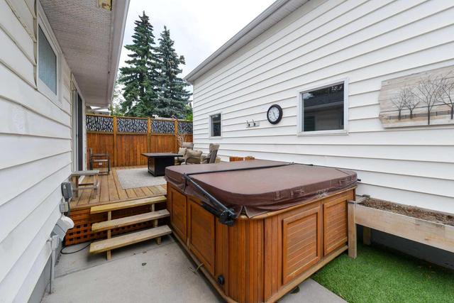 2412 Langriville Drive Sw, House detached with 3 bedrooms, 2 bathrooms and 3 parking in Calgary AB | Image 38