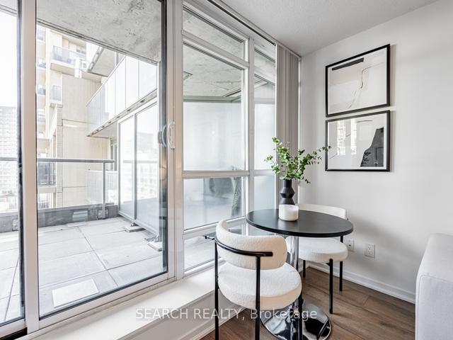 910 - 68 Abell St, Condo with 1 bedrooms, 1 bathrooms and 1 parking in Toronto ON | Image 3