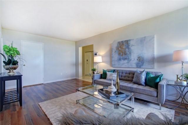 802 - 10 Edgecliff Gfwy, Condo with 2 bedrooms, 1 bathrooms and 1 parking in Toronto ON | Image 7