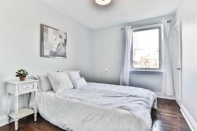2738 St. Clair Ave E, House detached with 2 bedrooms, 2 bathrooms and 1 parking in Toronto ON | Image 11