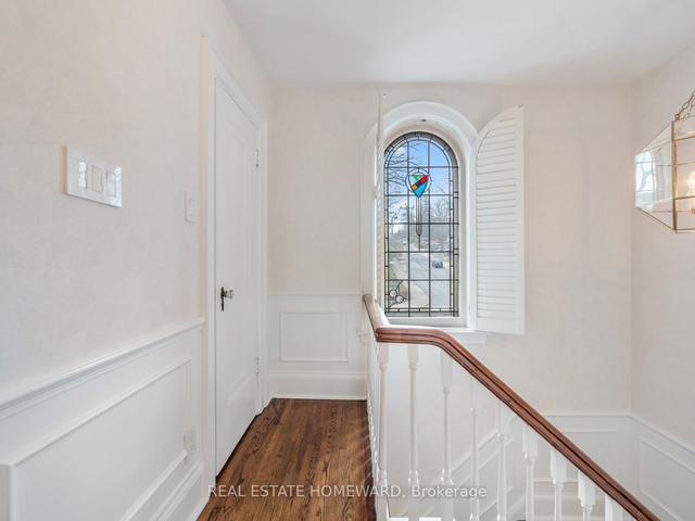 53 Beaufort Rd, House detached with 3 bedrooms, 2 bathrooms and 2 parking in Toronto ON | Image 2