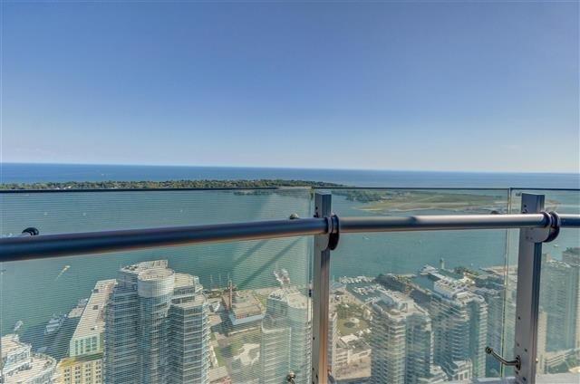5404 - 12 York St, Condo with 3 bedrooms, 2 bathrooms and 1 parking in Toronto ON | Image 16
