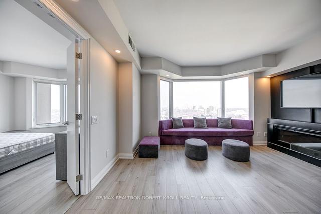 2818 - 155 Yorkville Ave, Condo with 2 bedrooms, 2 bathrooms and 1 parking in Toronto ON | Image 21