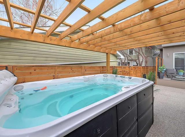 531 36 Street Sw, House detached with 5 bedrooms, 3 bathrooms and 4 parking in Calgary AB | Image 44