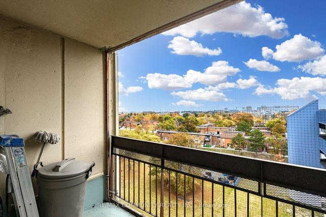 823 - 4645 Jane St, Condo with 2 bedrooms, 1 bathrooms and 1 parking in Toronto ON | Image 8