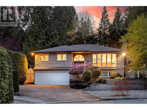 1262 Bracknell Place, House detached with 6 bedrooms, 4 bathrooms and 4 parking in North Vancouver BC | Card Image